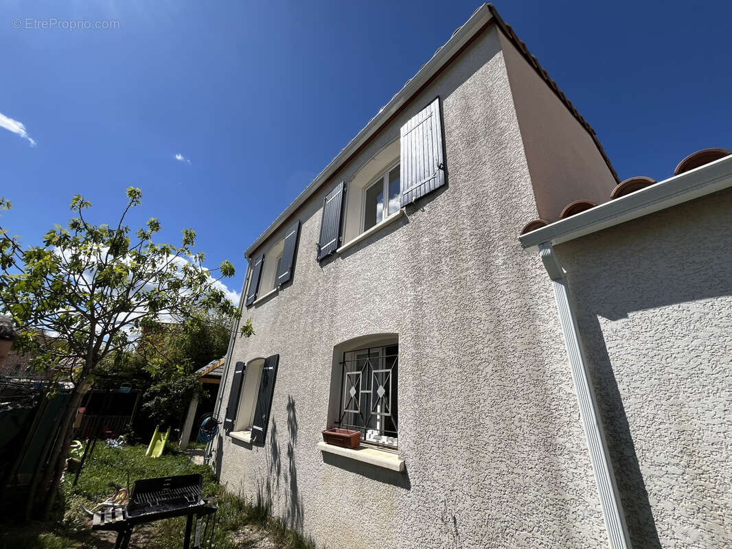 Maison à SAINT-BAUZILLE-DE-PUTOIS