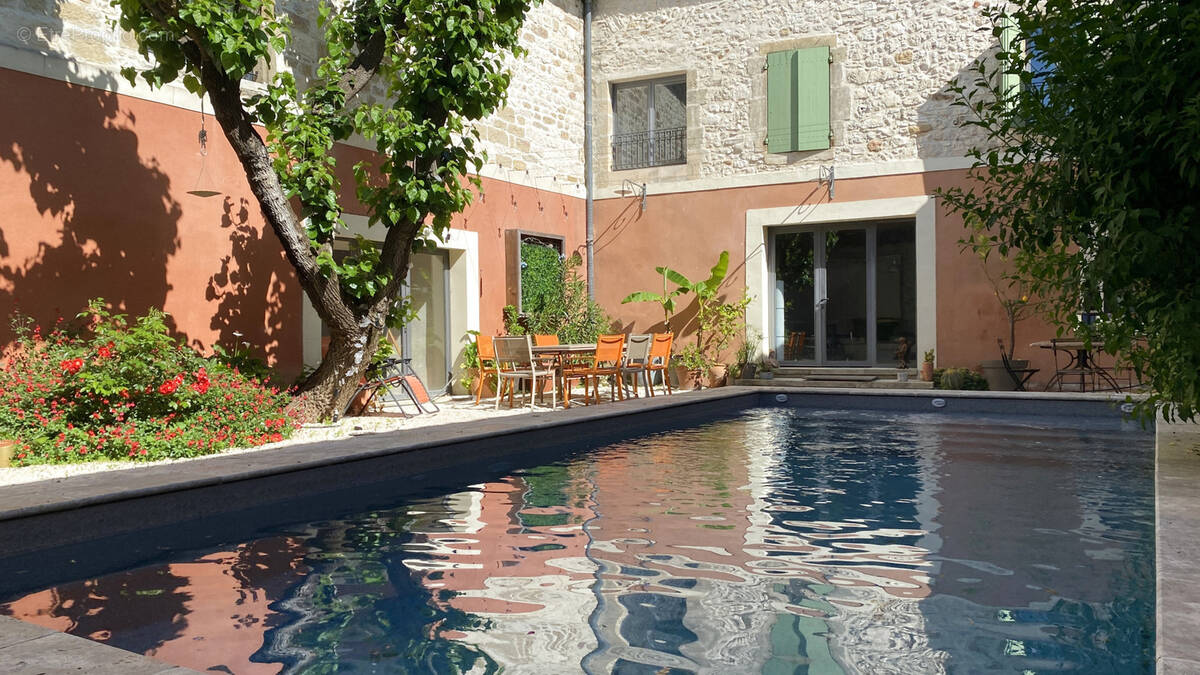 Maison à LA CALMETTE