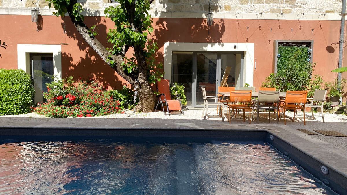 Maison à LA CALMETTE