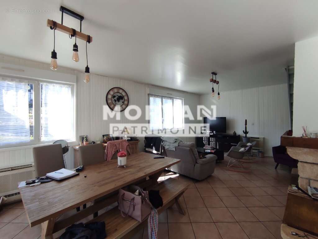 Maison à CHATEAU-CHINON(VILLE)