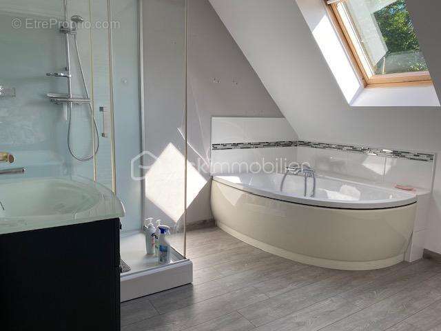 Maison à BOURG-ACHARD