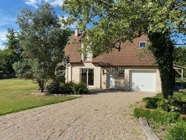 Maison à BOURG-ACHARD