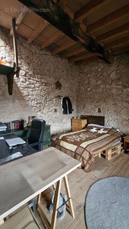 Maison à COUSTOUGES