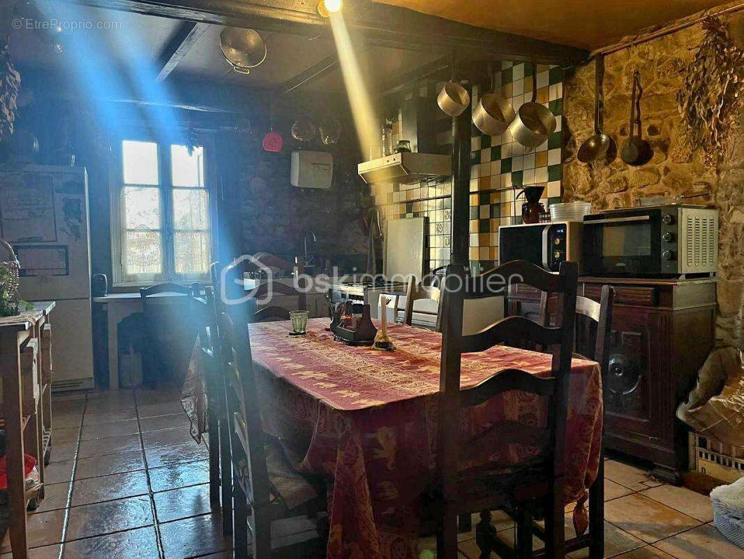 Maison à COUSTOUGES