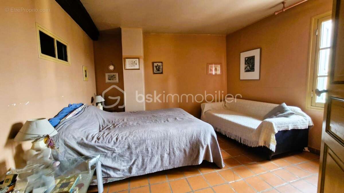 Maison à COUSTOUGES