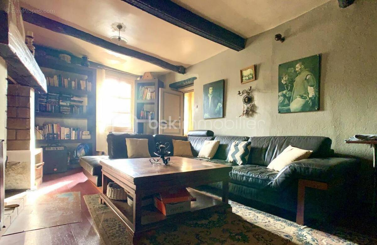 Maison à COUSTOUGES