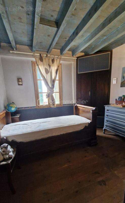 Maison à COUSTOUGES