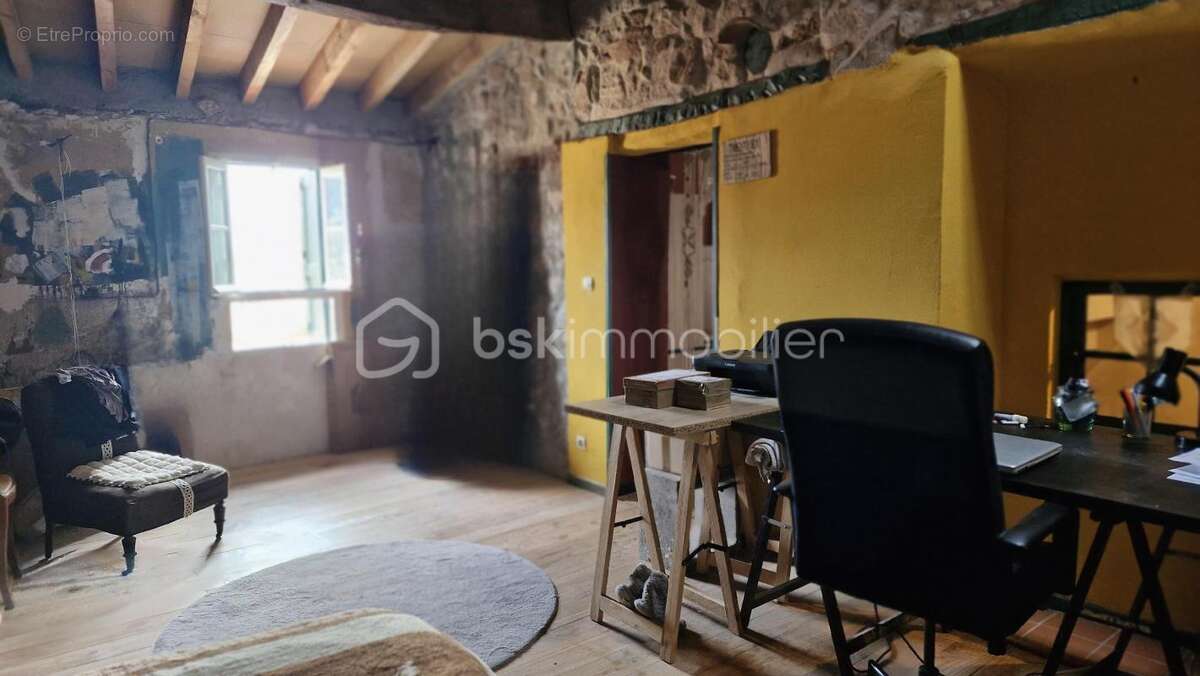 Maison à COUSTOUGES