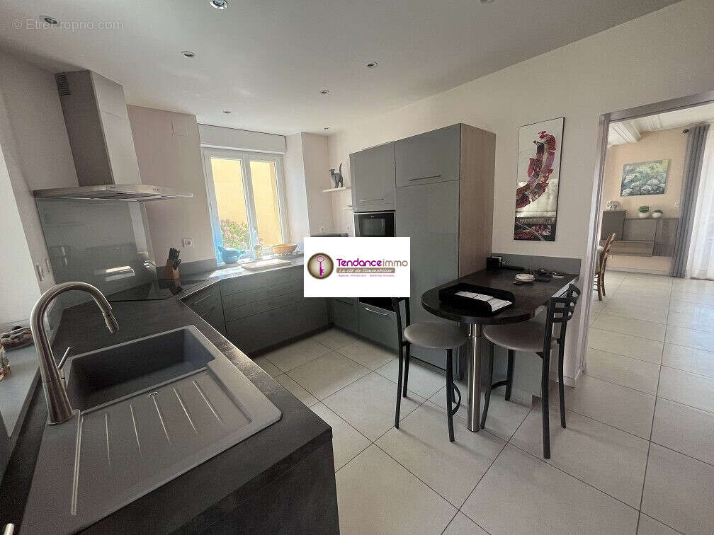 Maison à LE MELE-SUR-SARTHE