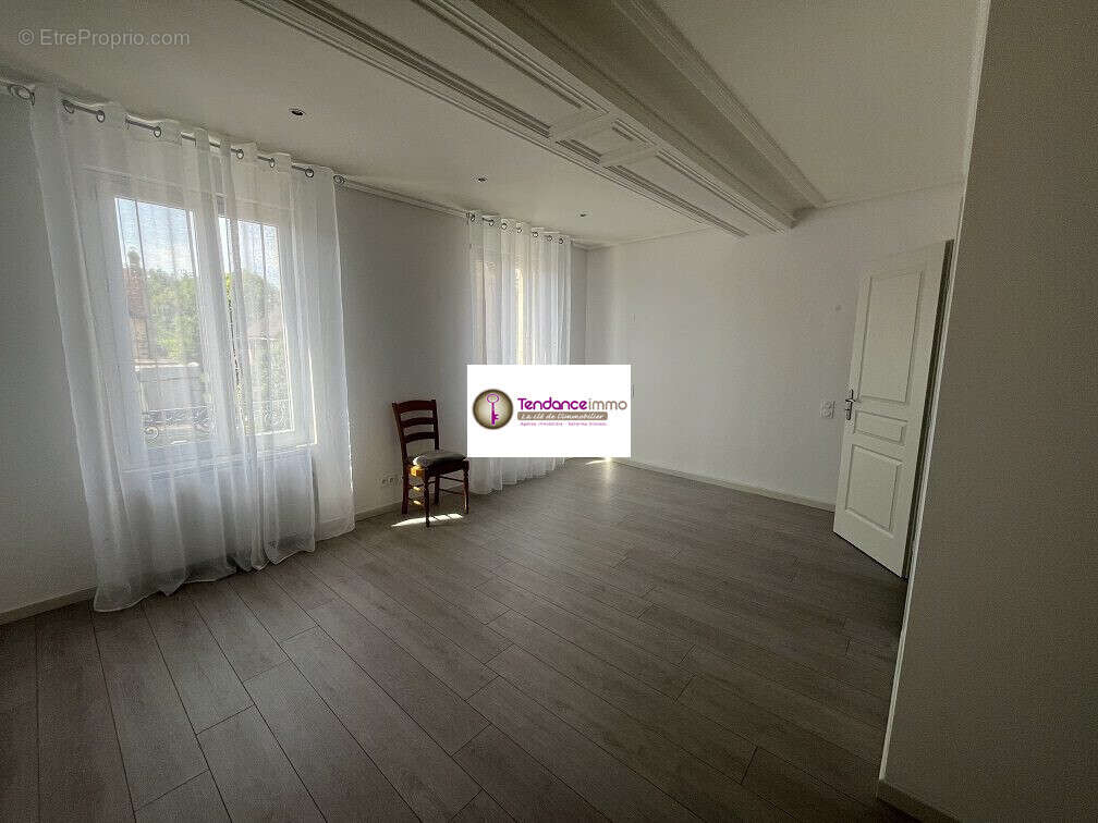 Maison à LE MELE-SUR-SARTHE