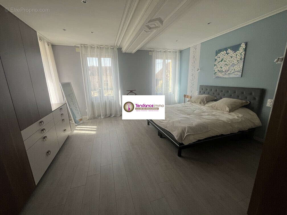 Maison à LE MELE-SUR-SARTHE