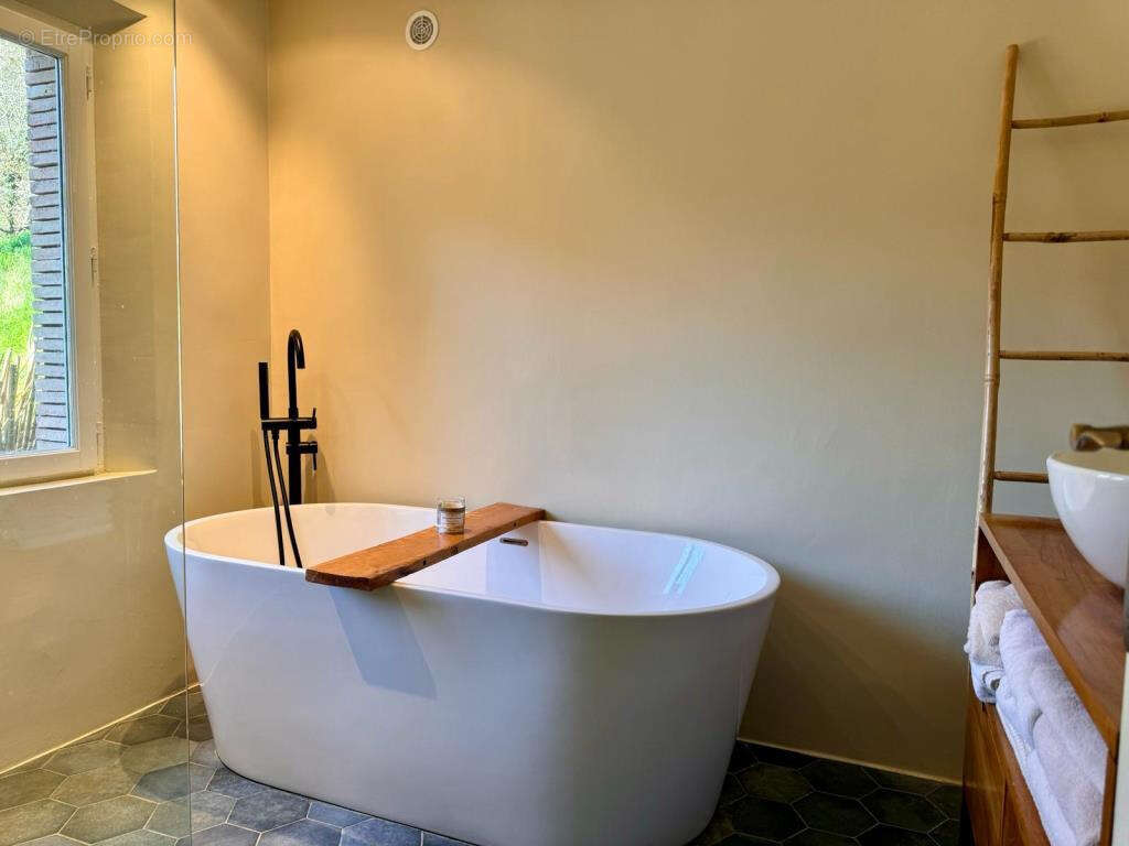 Maison à LA GARDE-FREINET