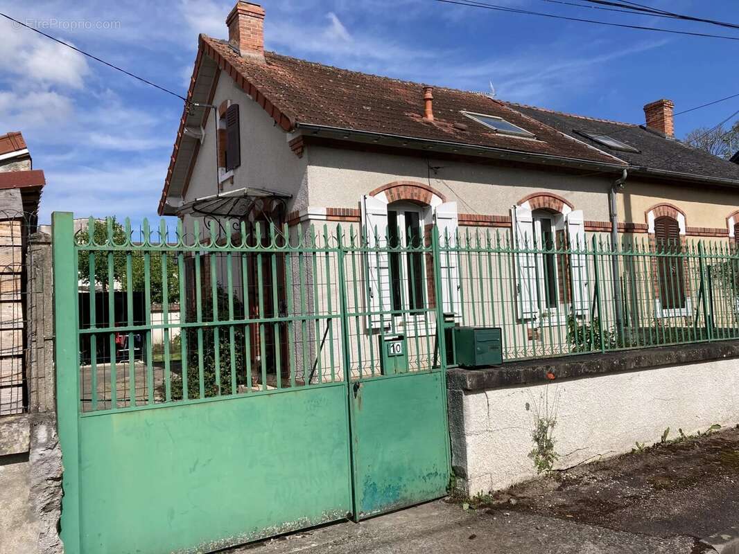 Maison à COSNE-COURS-SUR-LOIRE