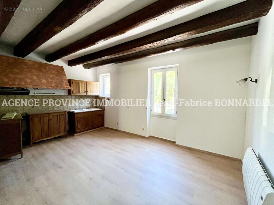 Maison à LA BAUME-DE-TRANSIT