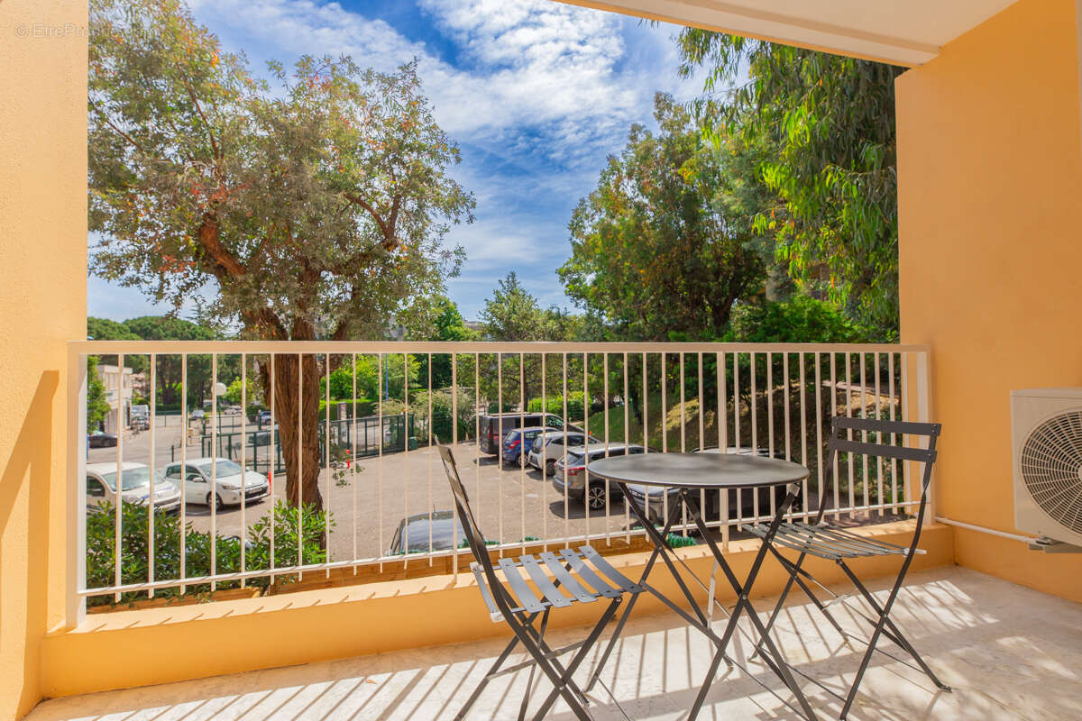 Appartement à MANDELIEU-LA-NAPOULE