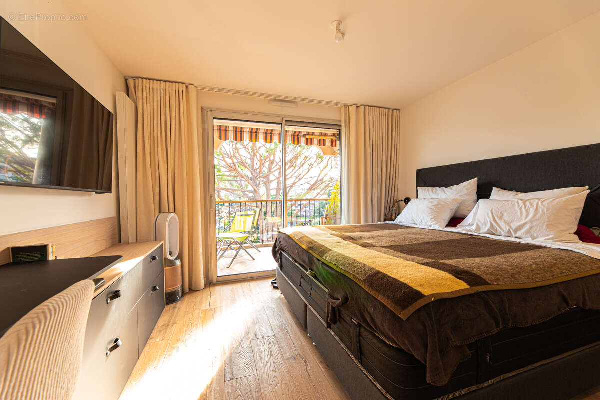 Appartement à MANDELIEU-LA-NAPOULE