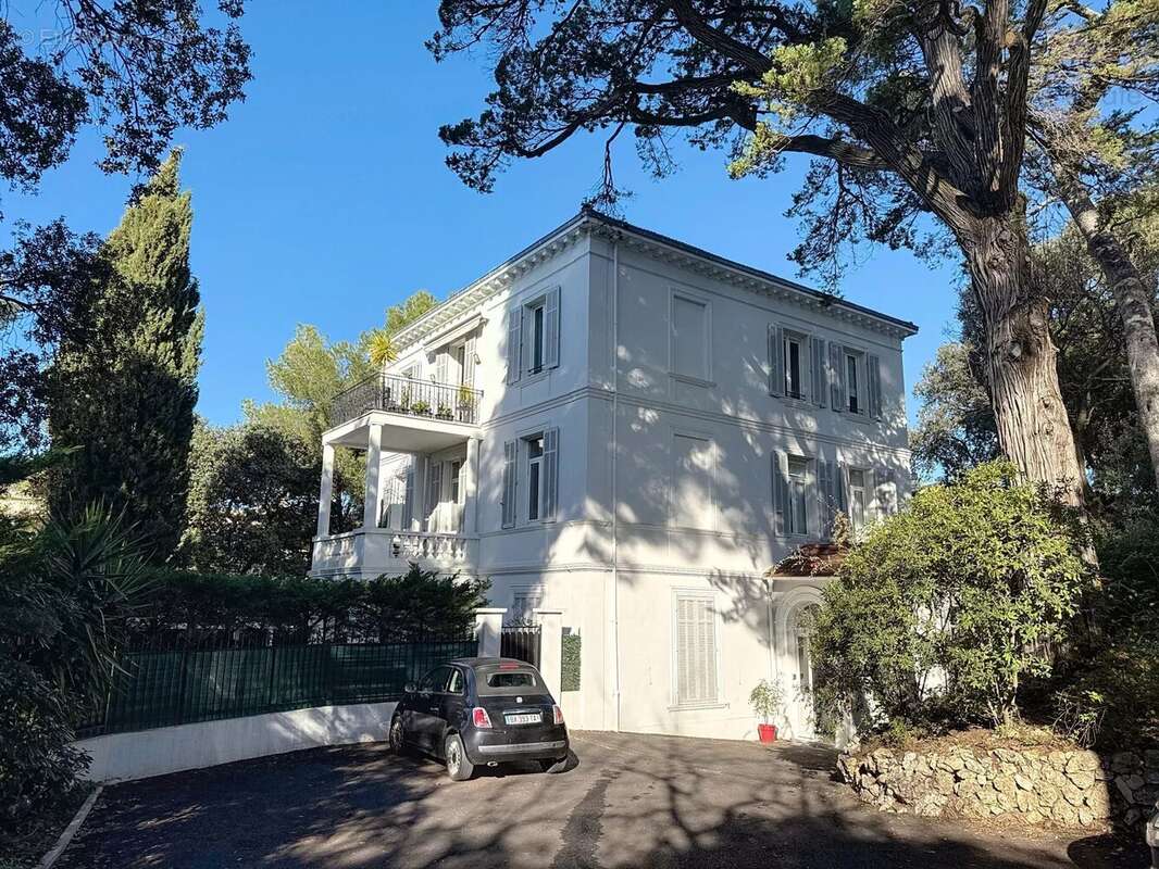 Appartement à LE CANNET