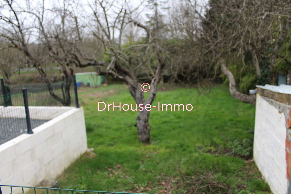 Maison à ROULLET-SAINT-ESTEPHE