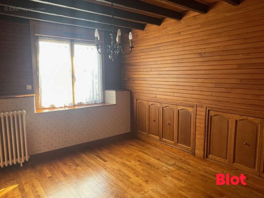 Maison à SAINT-GERMAIN-EN-COGLES