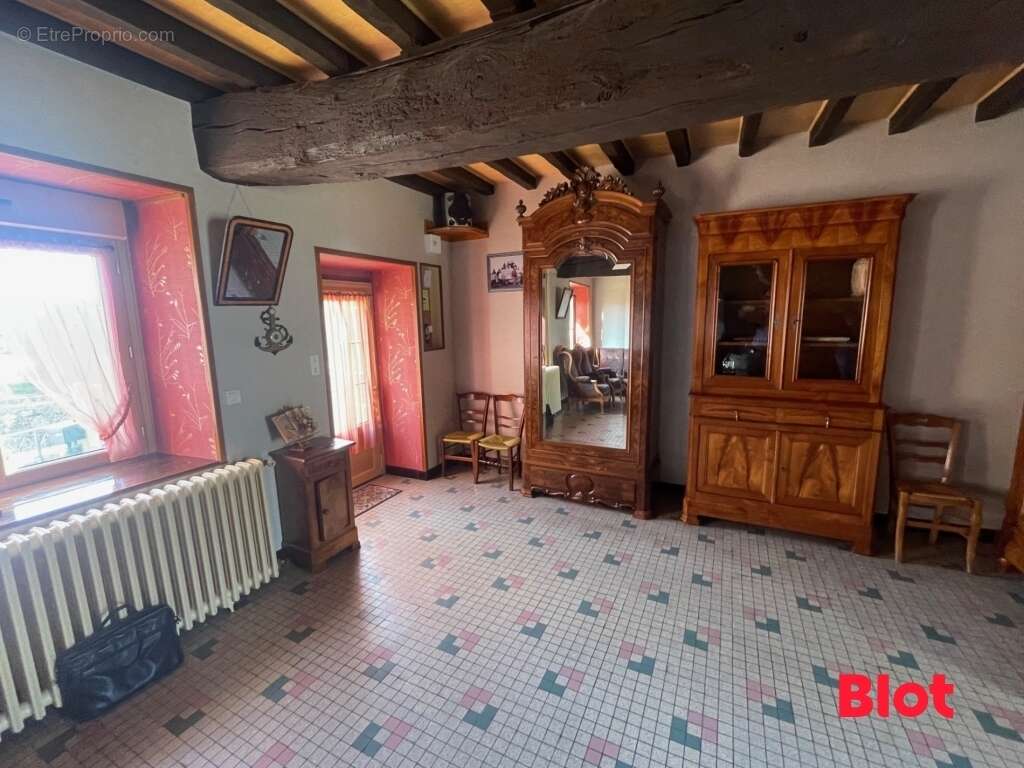 Maison à SAINT-GERMAIN-EN-COGLES