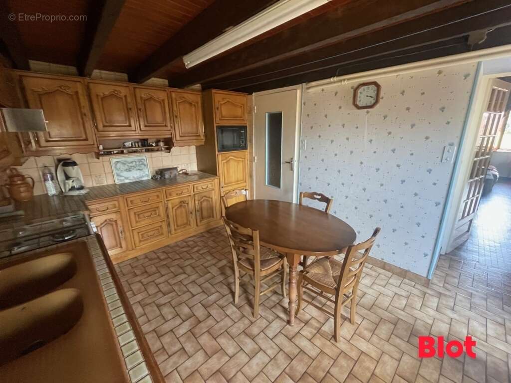 Maison à SAINT-GERMAIN-EN-COGLES