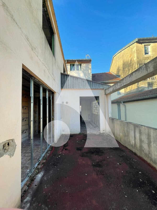 Maison à NEUFCHATEAU