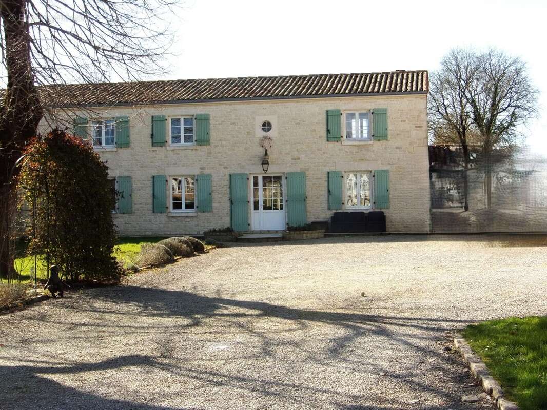 Maison à PAIZAY-LE-CHAPT