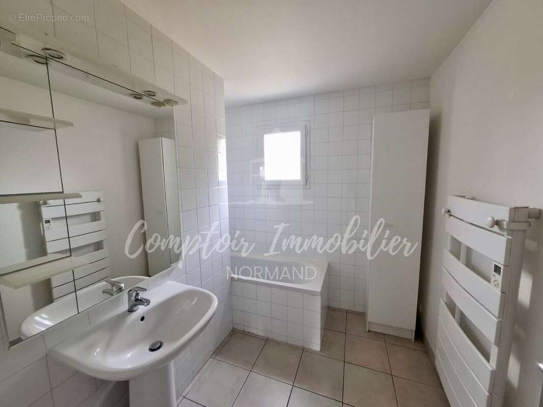 Maison à AUZOUVILLE-SUR-SAANE