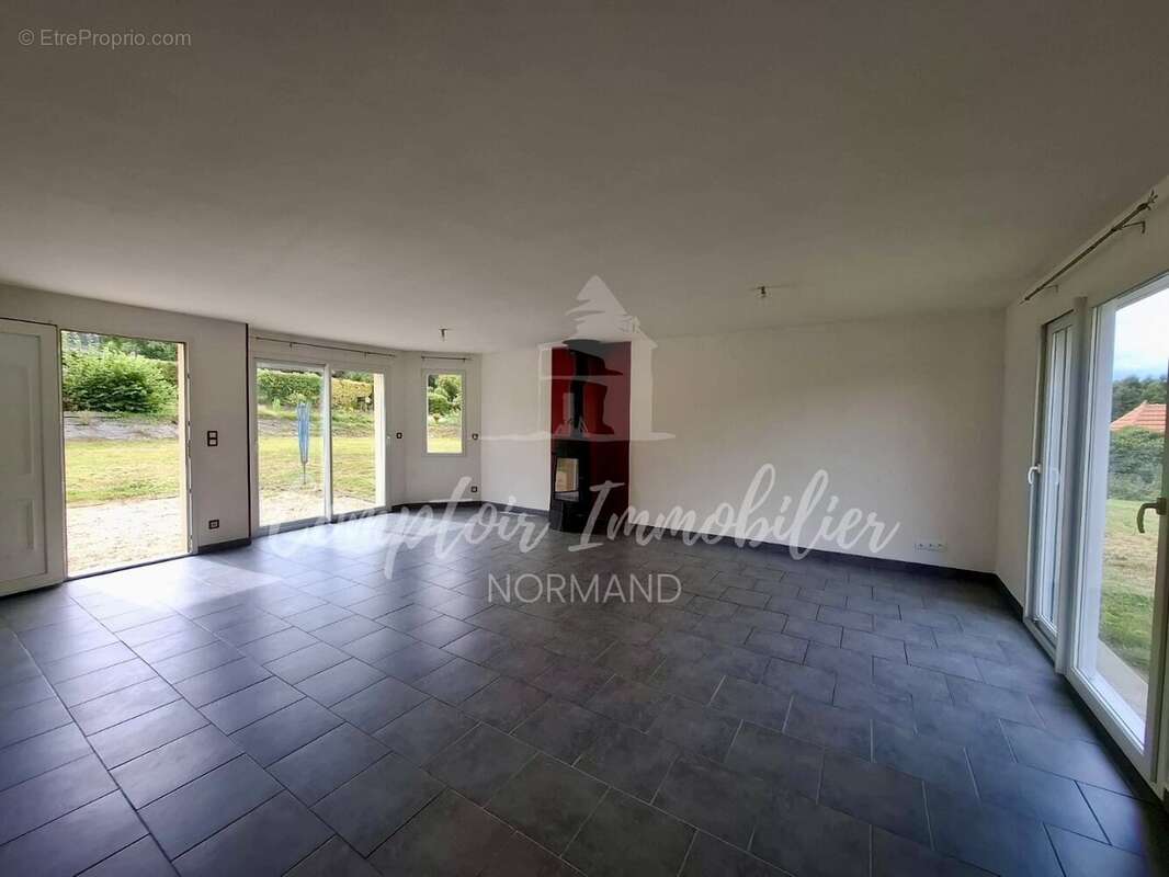 Maison à AUZOUVILLE-SUR-SAANE