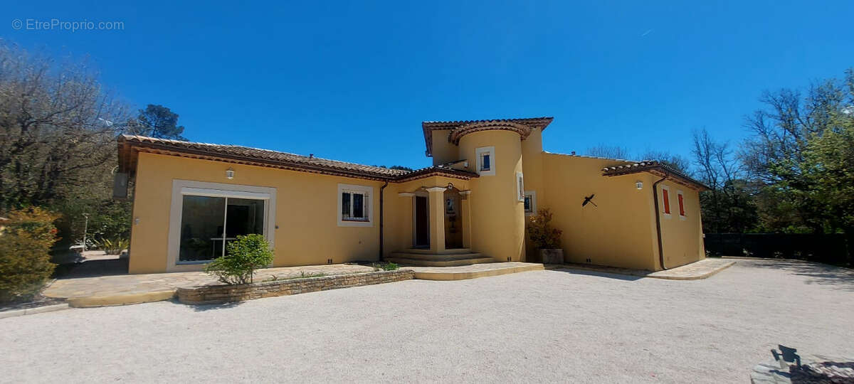 Maison à MEOUNES-LES-MONTRIEUX