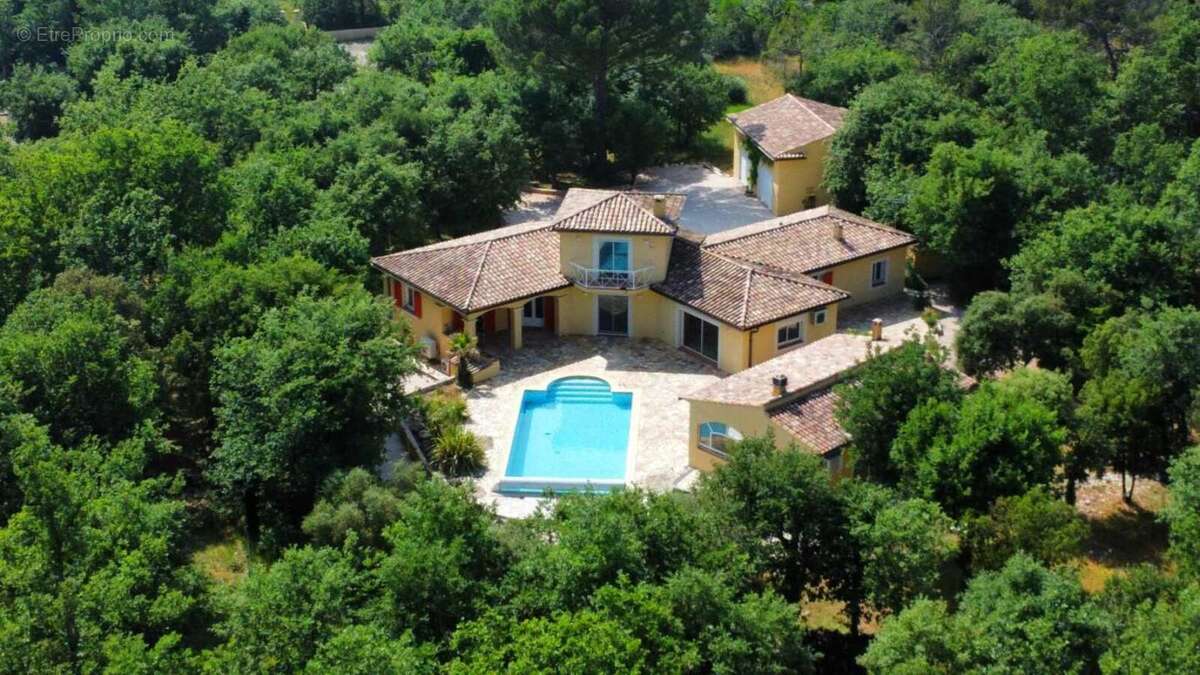 Maison à MEOUNES-LES-MONTRIEUX