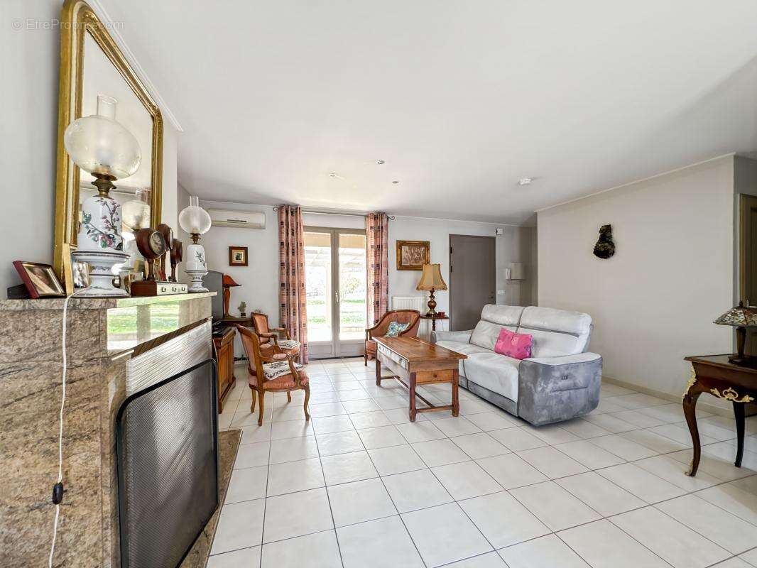 Maison à COULOUNIEIX-CHAMIERS