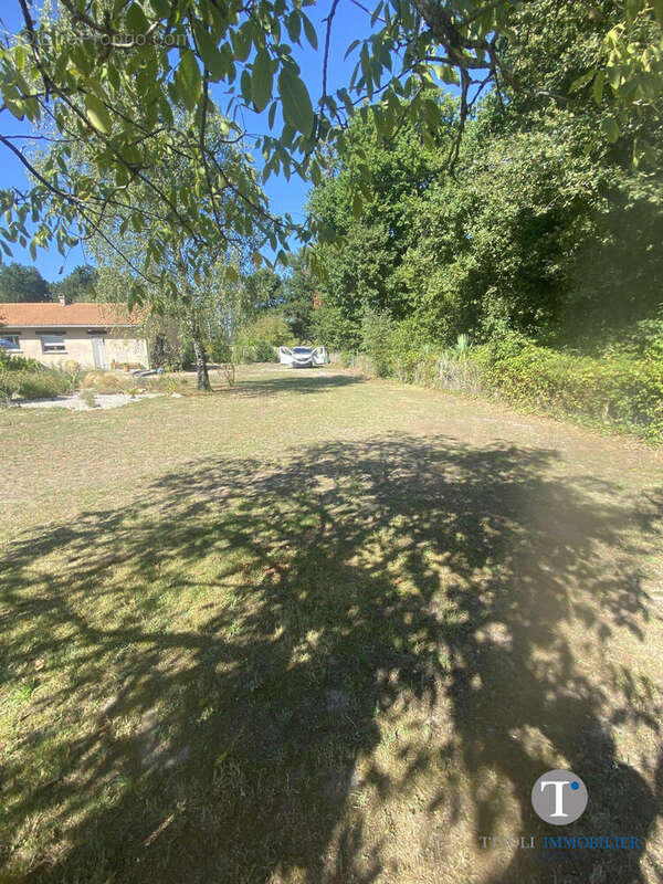 Terrain à CIVRAC-EN-MEDOC