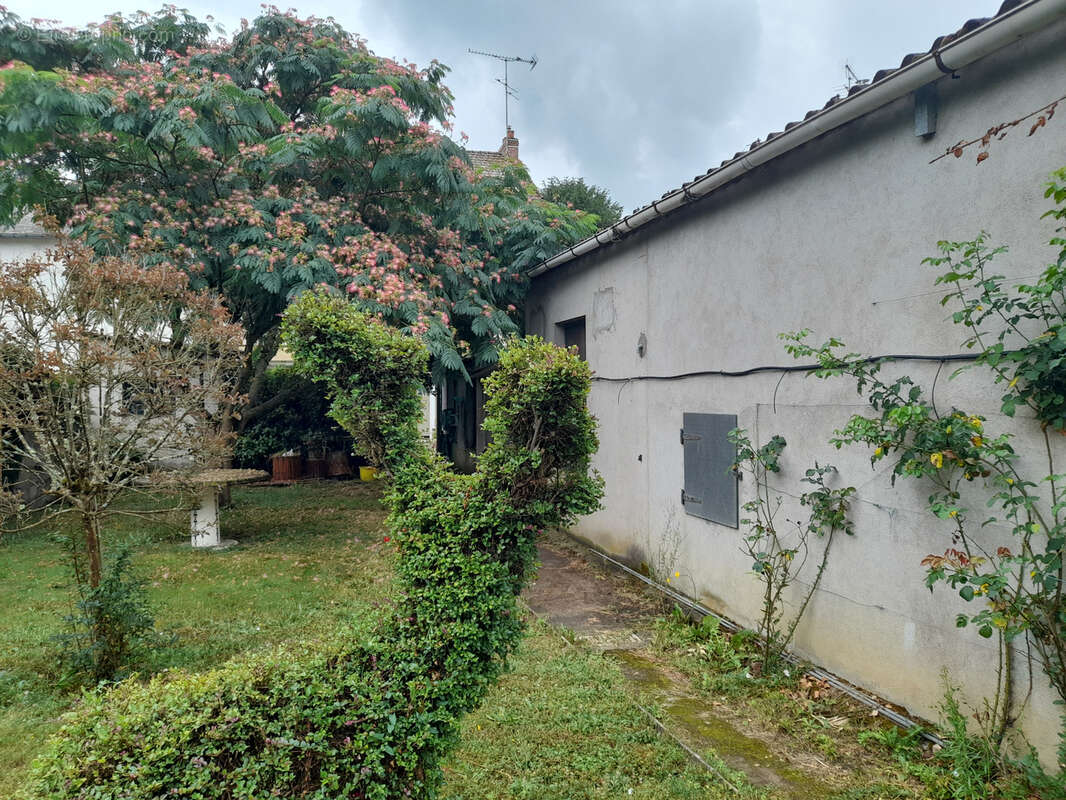 Maison à NEUVY-SUR-LOIRE