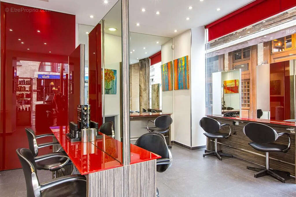 Commerce à PARIS-1E