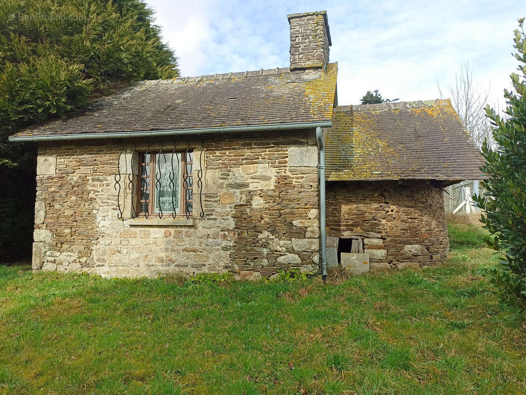 Maison à SAINT-POIS