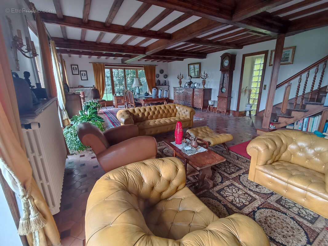 Maison à SAINT-POIS