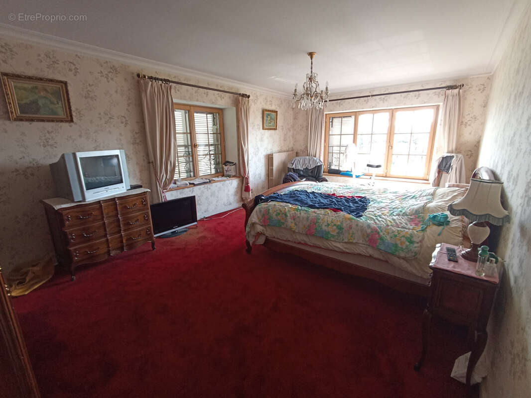 Maison à SAINT-POIS