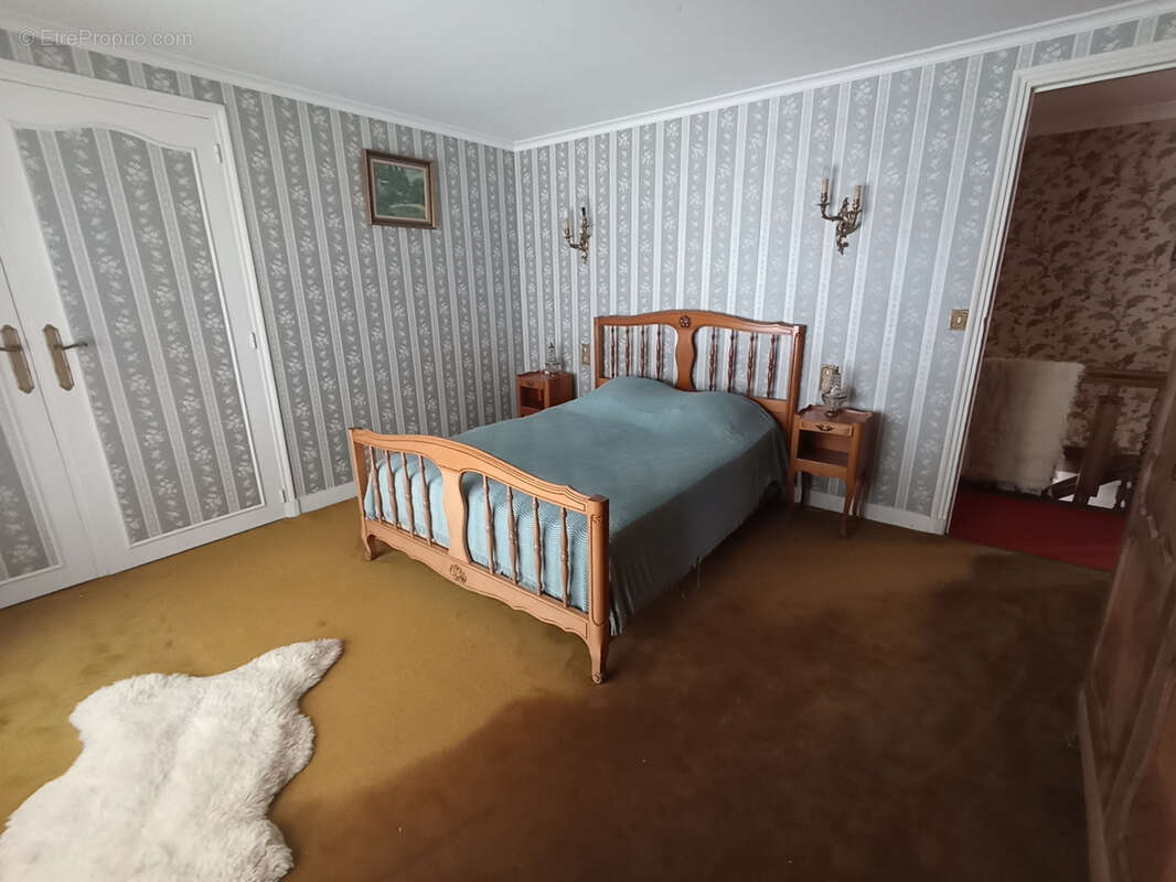 Maison à SAINT-POIS