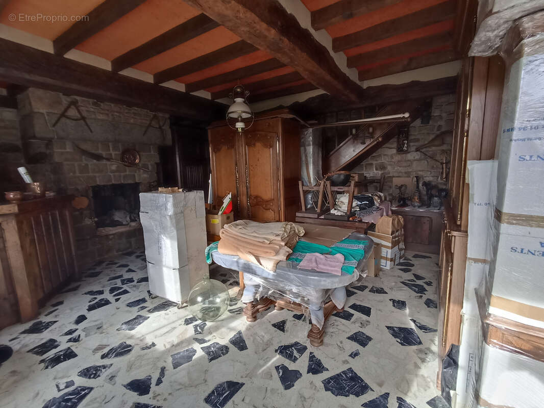 Maison à SAINT-POIS