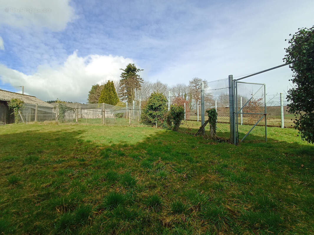 Maison à SAINT-POIS
