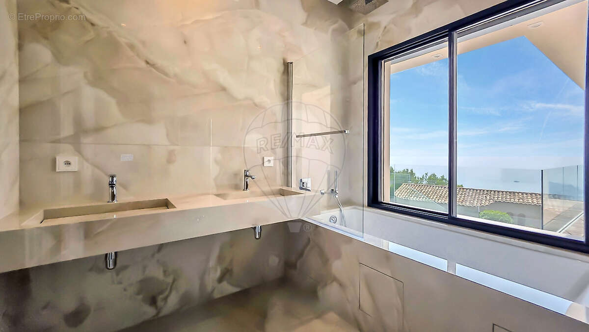 Maison à ROQUEBRUNE-CAP-MARTIN