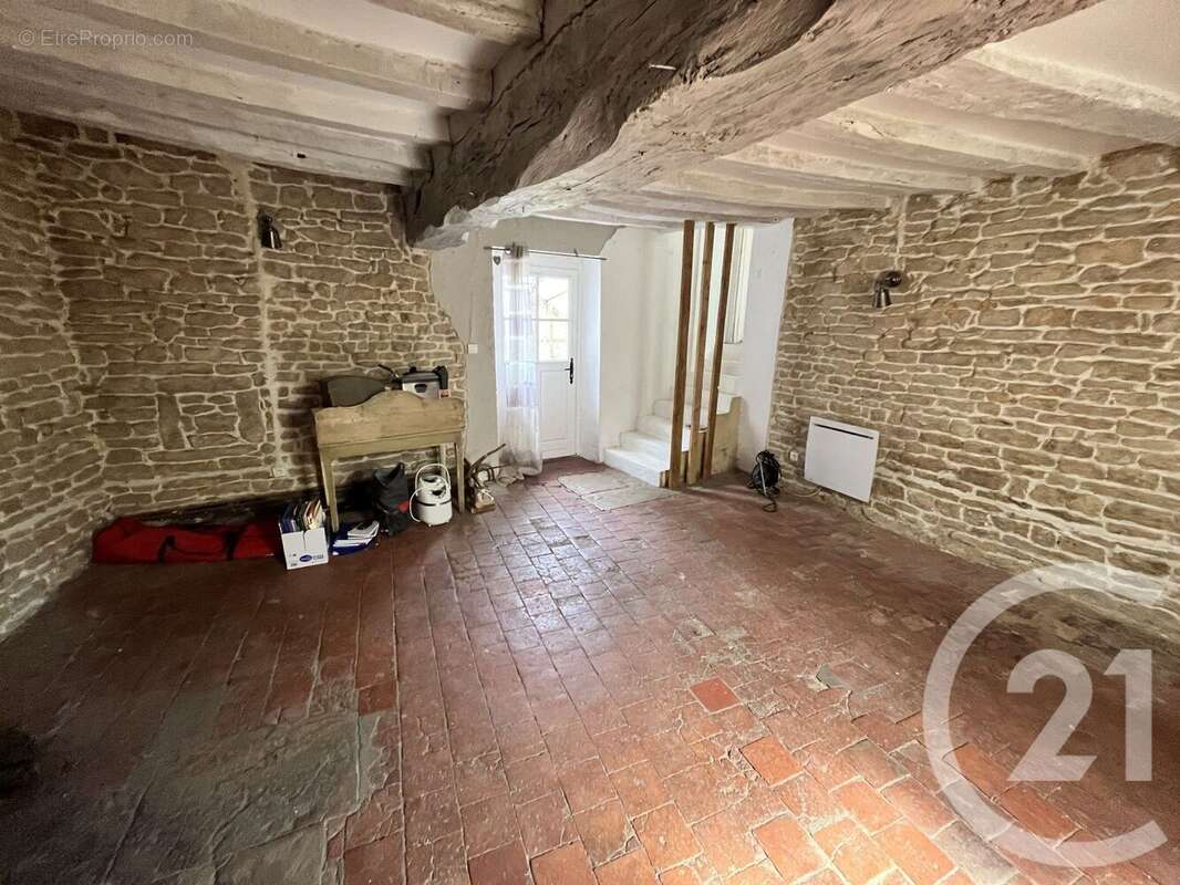 Maison à SAINT-PIERRE-DU-MONT