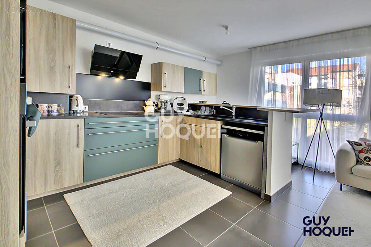 Appartement à MEYZIEU