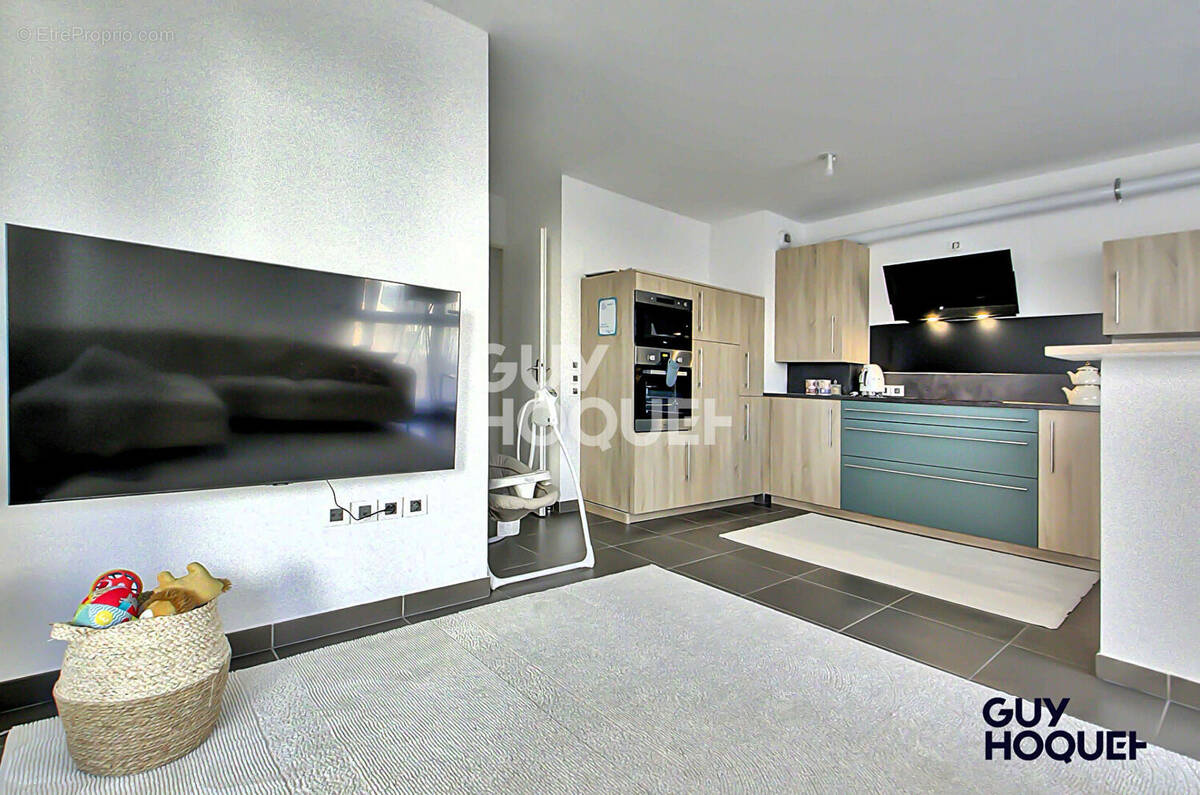 Appartement à MEYZIEU