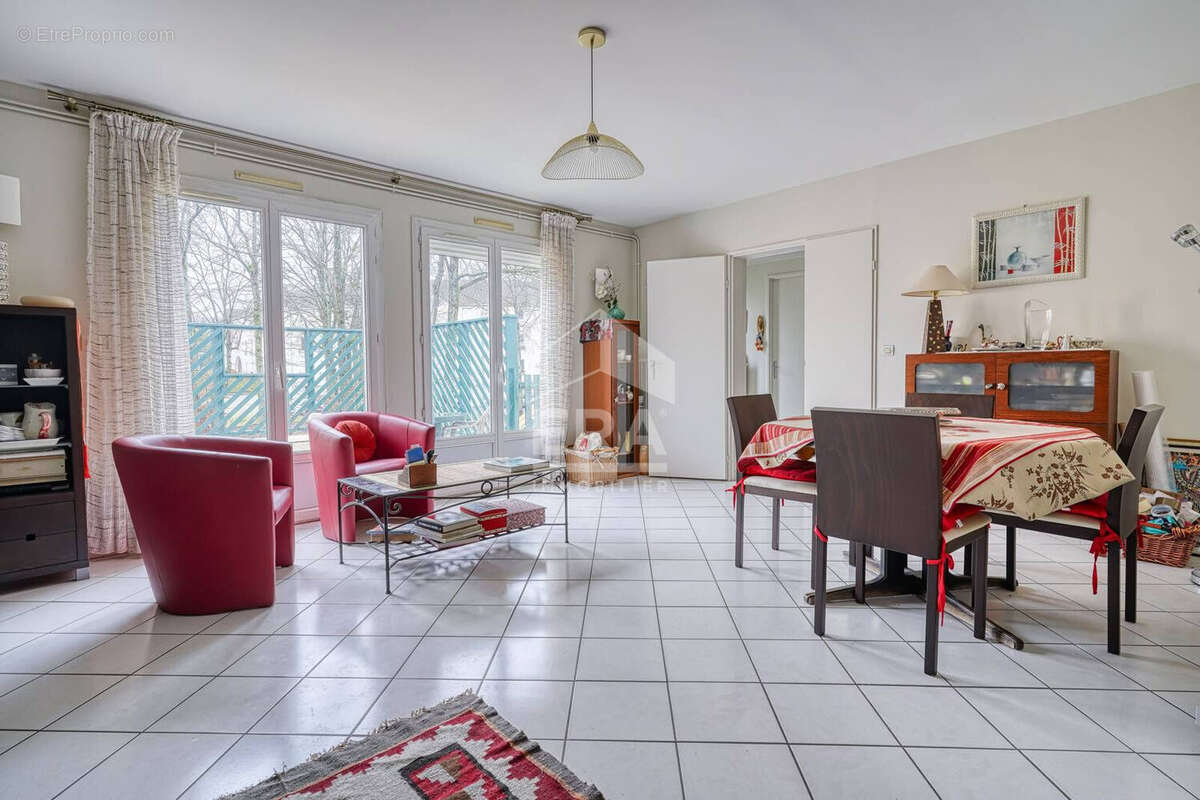 Appartement à EMERAINVILLE