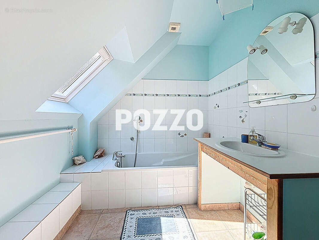 Maison à DONVILLE-LES-BAINS