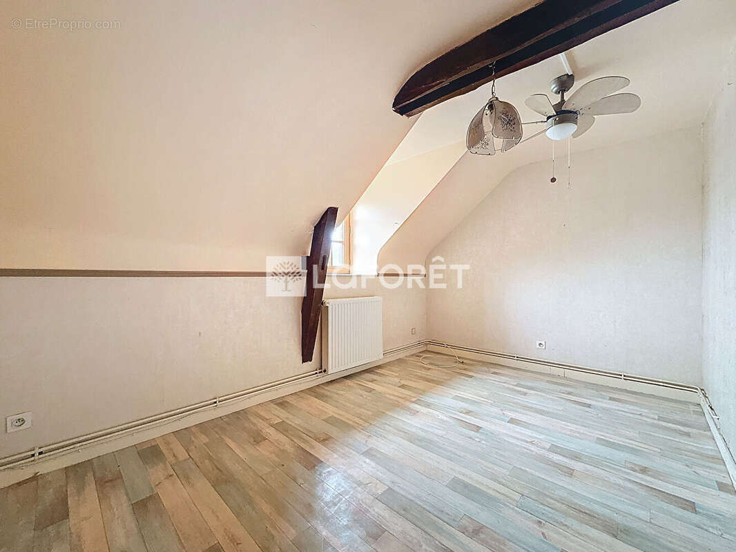 Maison à BRISSAC-QUINCE