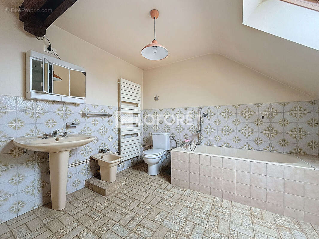 Maison à BRISSAC-QUINCE