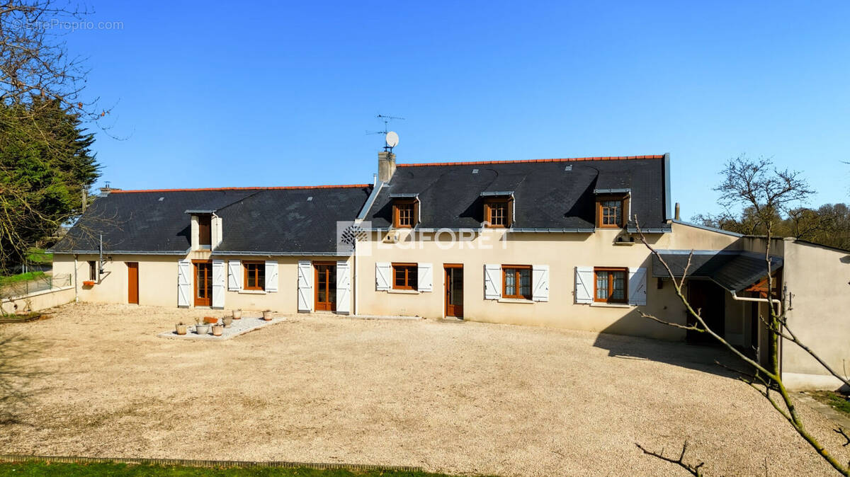 Maison à BRISSAC-QUINCE